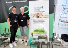 Daria Dlugosz and Peggy van der Leij of Perfect plants, a tissue culture lab.
